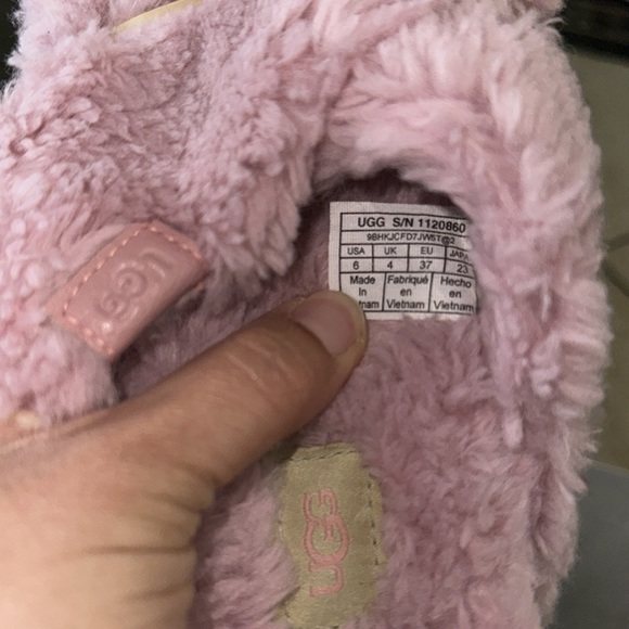 UGG SUGAR FUZZ CROSS SLIDES NO OFFERS - Picture 5 of 10